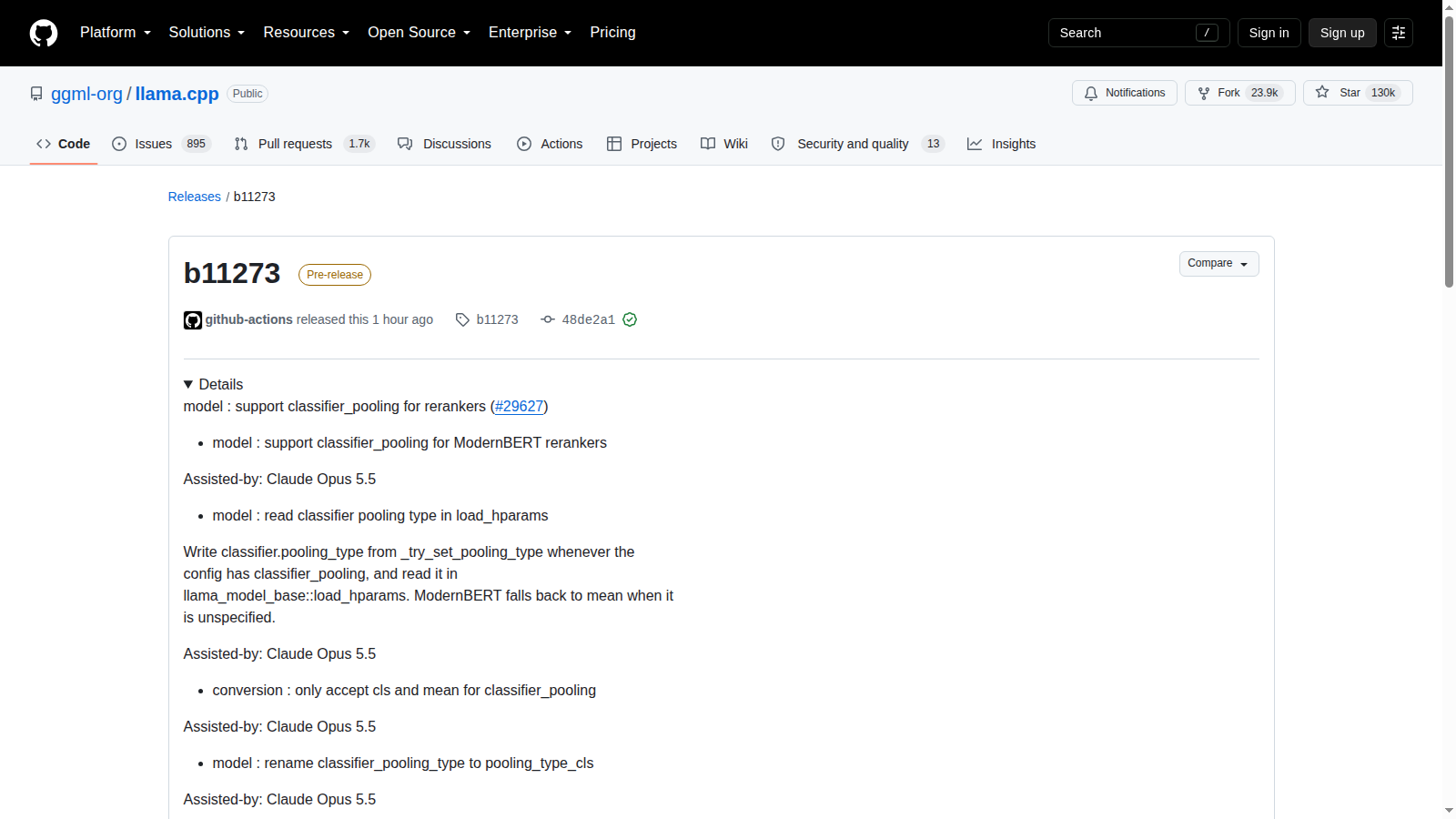 Pagina GitHub della release llama.cpp b11273 dedicata ai reranker ModernBERT